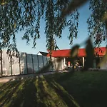 Сasa de vacaciones With Swimming Pool By Interhome Rusinowo (Slawno)