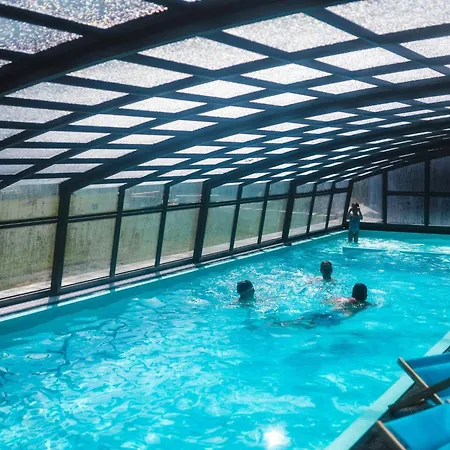 With Swimming Pool By Interhome بيت للعطل ريوزينو